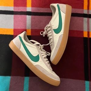 Men’s Nike sneakers